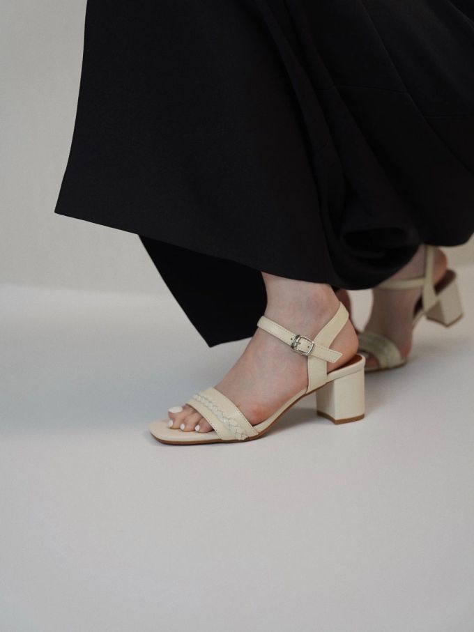 中跟 粗跟 无帮 袢扣 皮革 