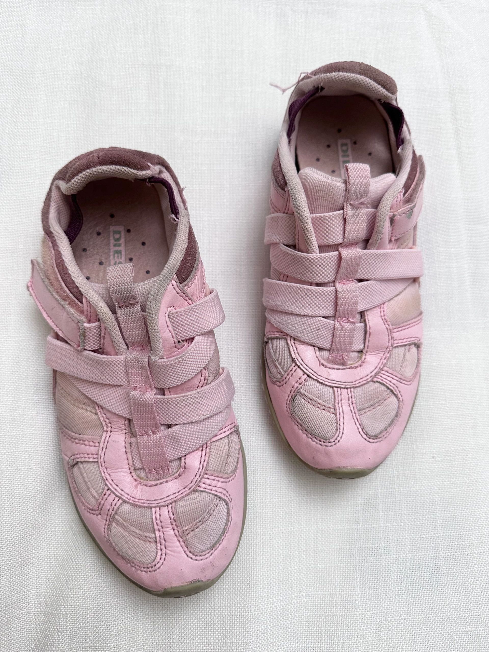 魔术贴 皮革  - VALI鞋履AI设计主图