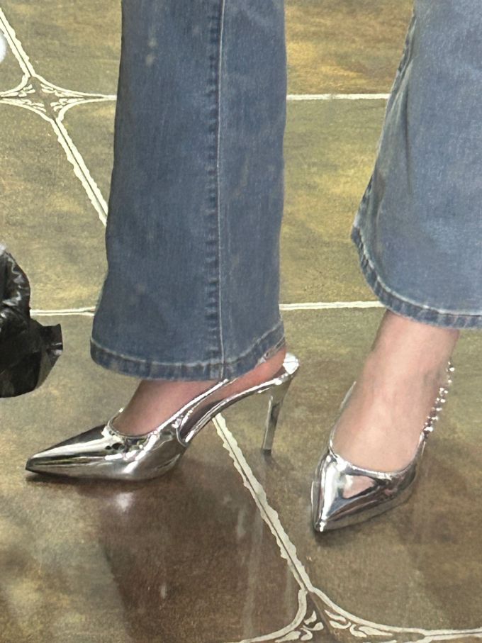 高跟 细跟 无帮 皮革 