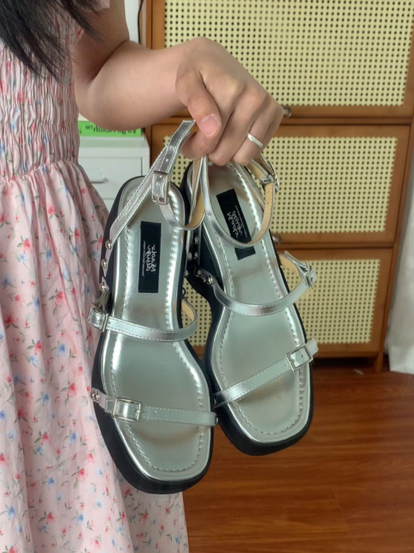 无帮 袢扣 皮革  - VALI鞋履AI设计主图