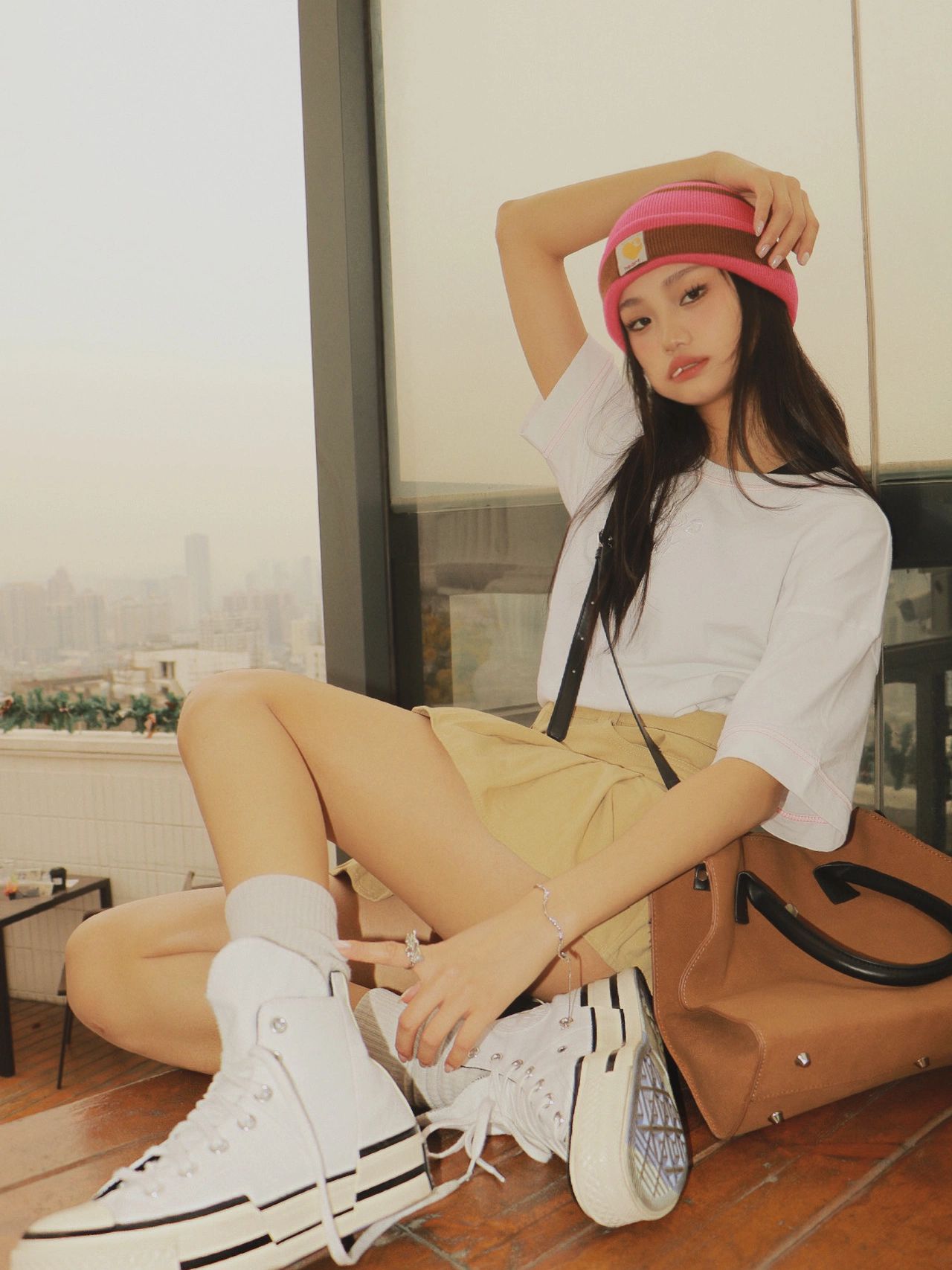 针织面料 圆形领 深银灰色 灰羽色 运动  - VALI鞋履AI设计主图