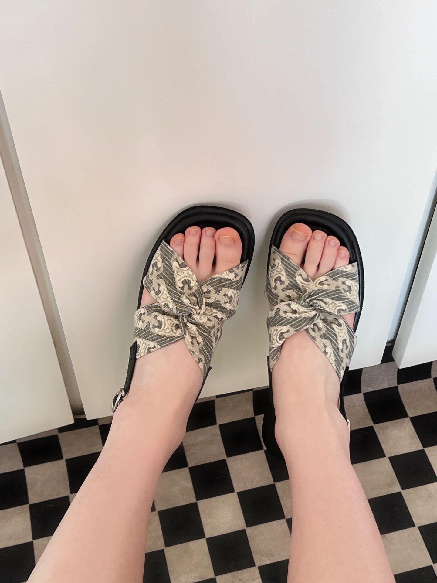 无帮  - VALI鞋履AI设计主图