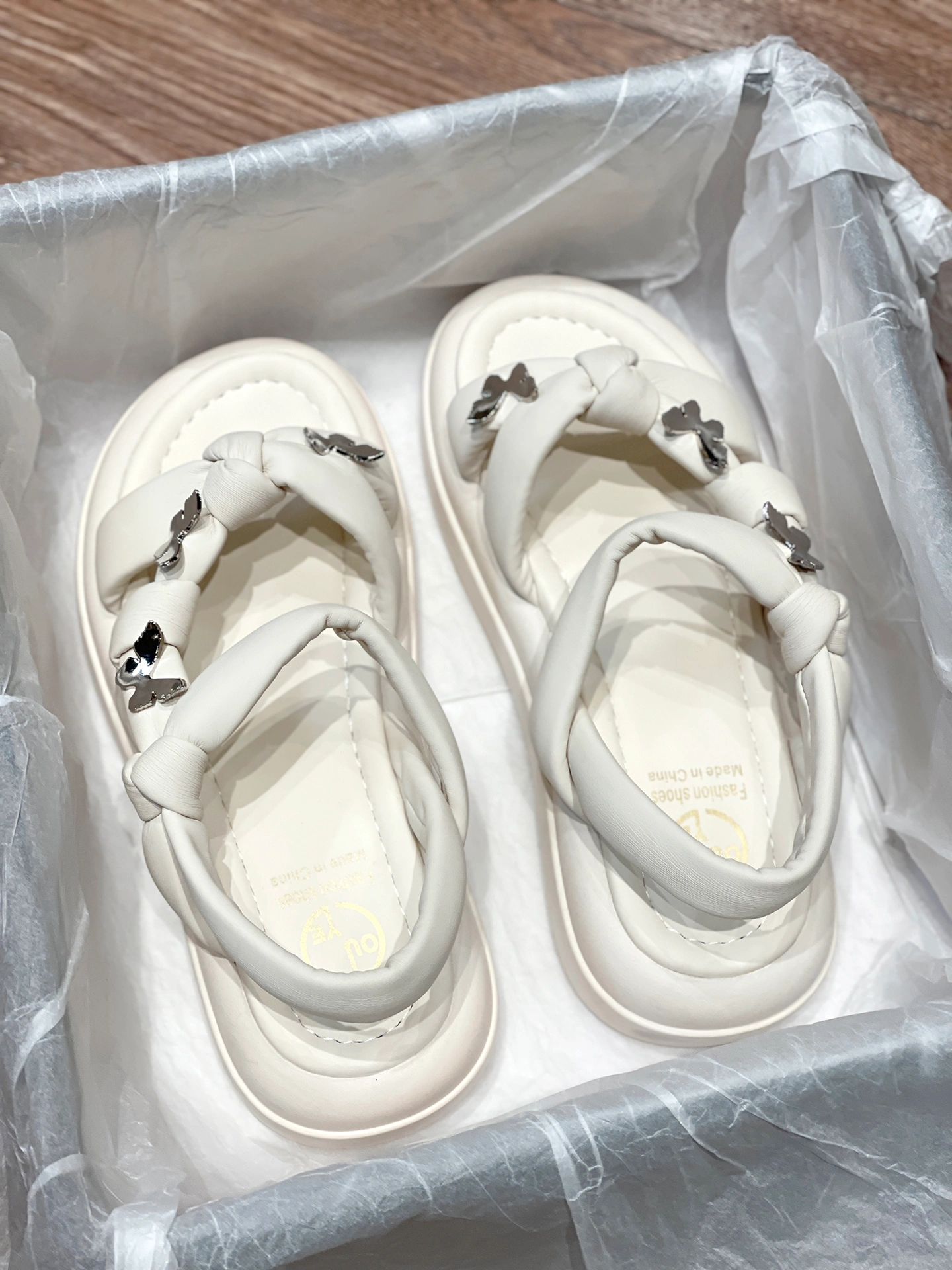 圆头 魔术贴  - VALI鞋履AI设计主图