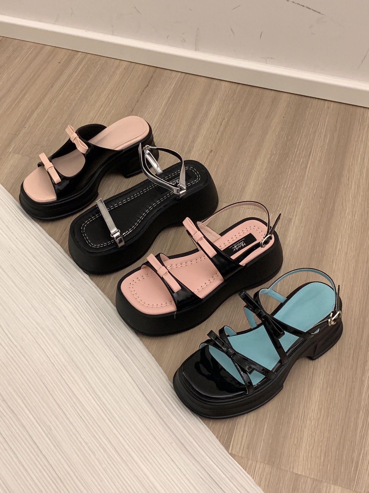 圆头 袢扣 皮革  - VALI鞋履AI设计主图