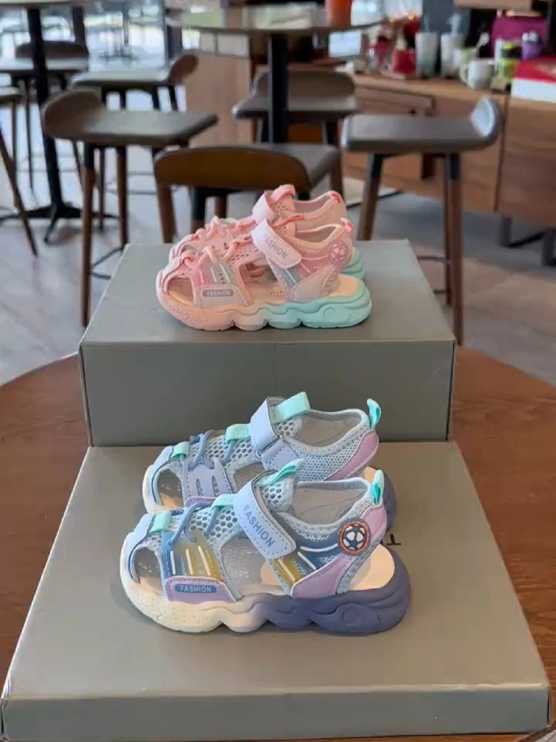 无帮 魔术贴  - VALI鞋履AI设计主图