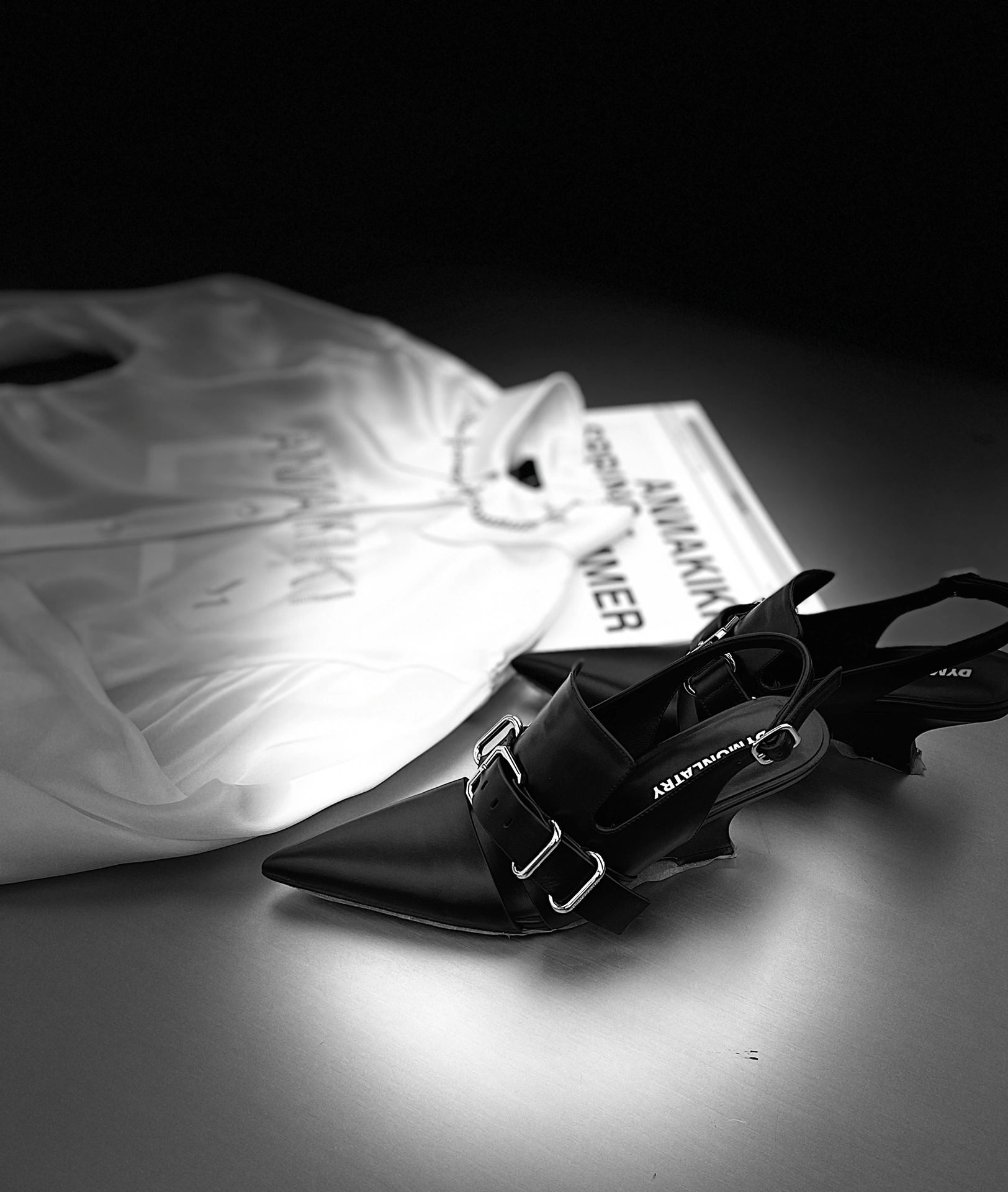 无帮 袢扣 皮革  - VALI鞋履AI设计主图