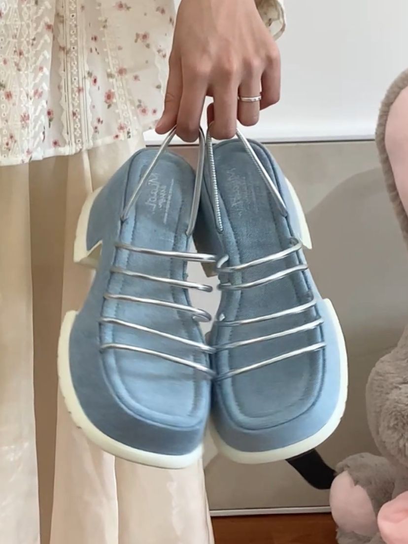  - VALI鞋履AI设计主图