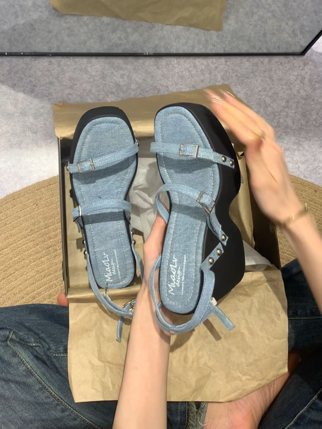 无帮 袢扣 皮革  - VALI鞋履AI设计主图