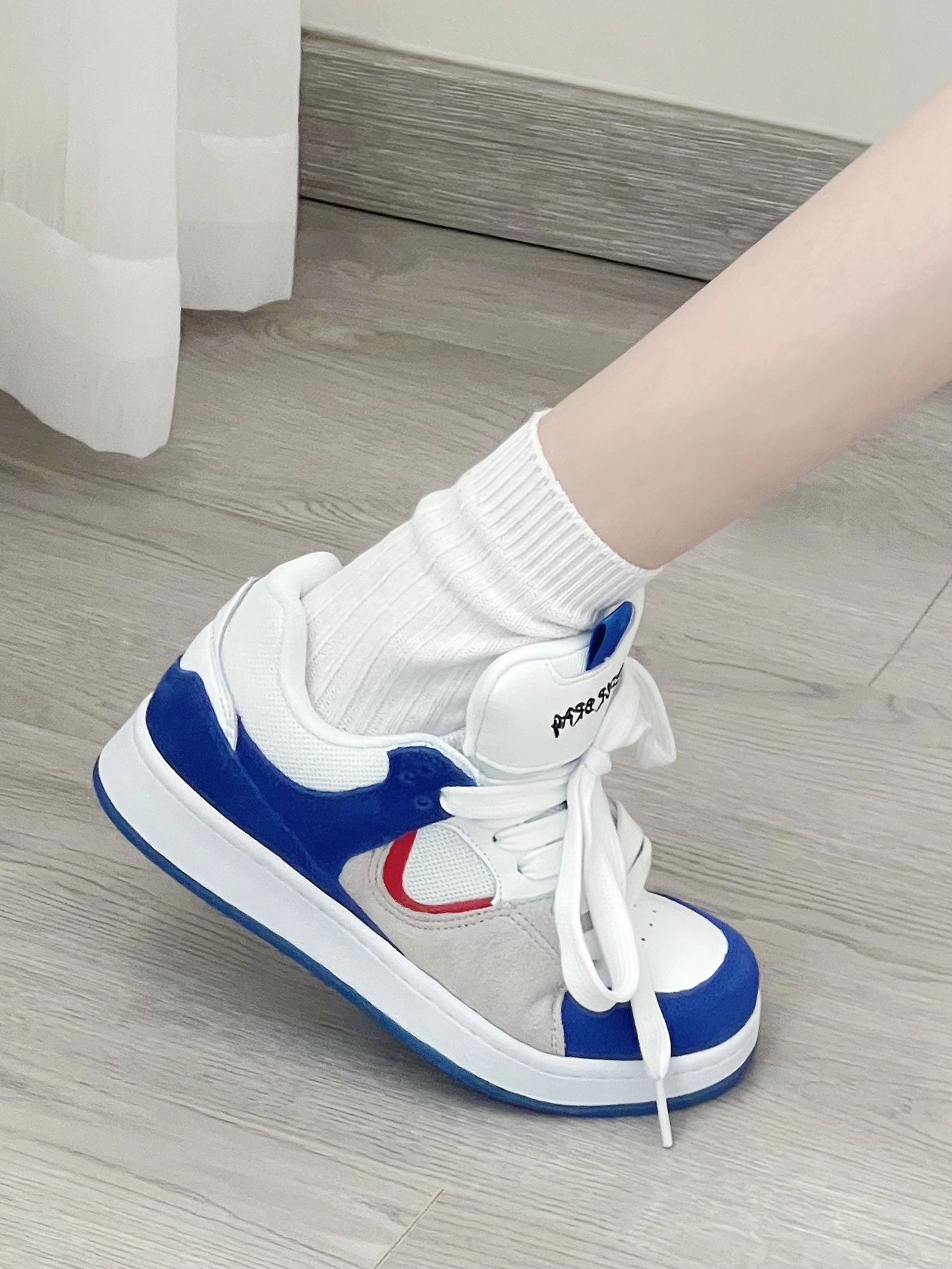 低帮 系带 魔术贴 皮革  - VALI鞋履AI设计主图