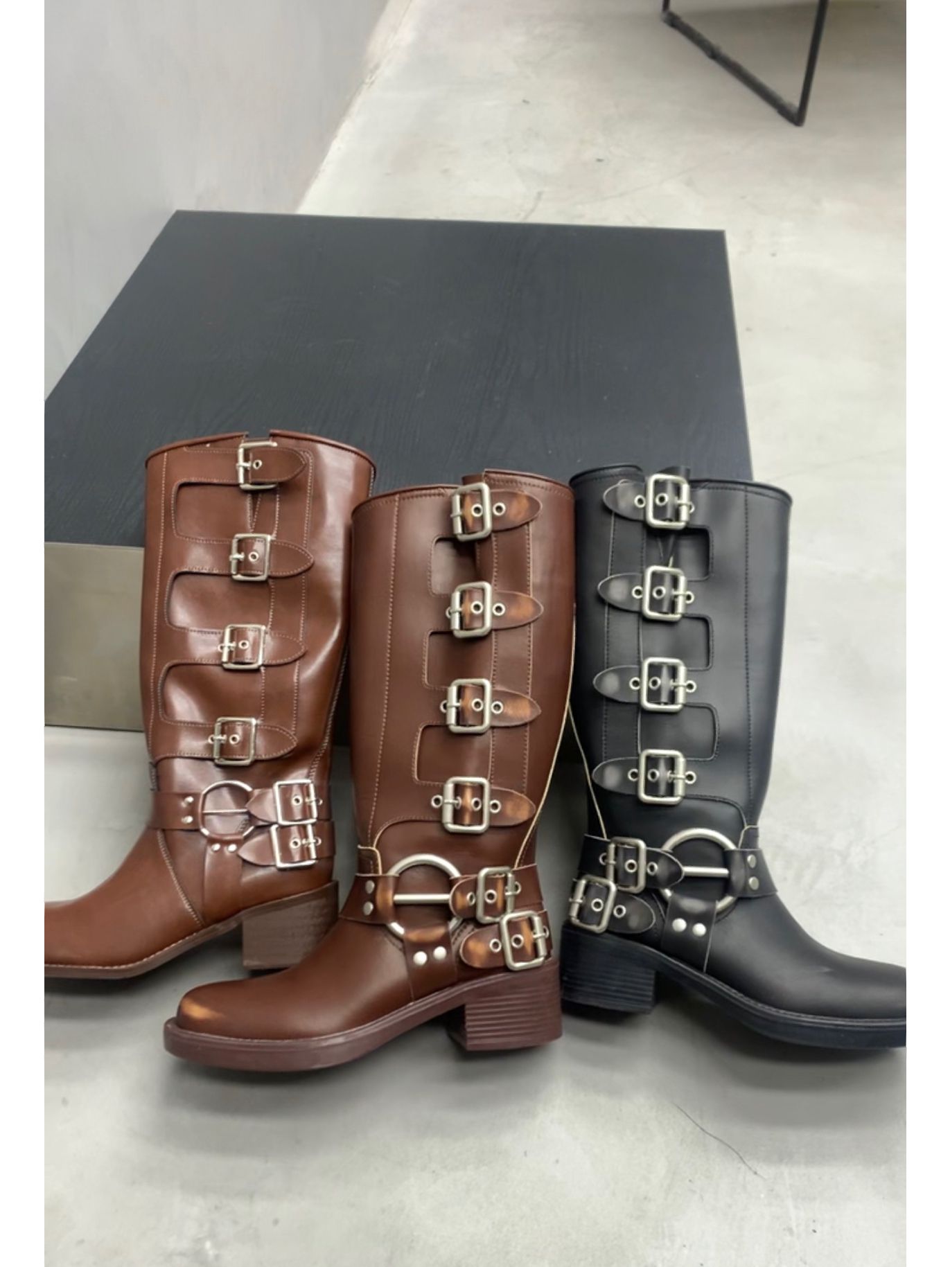 粗跟 方头 袢扣 皮革  - VALI鞋履AI设计主图