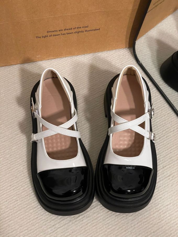 圆头 袢扣 中口鞋 皮革 