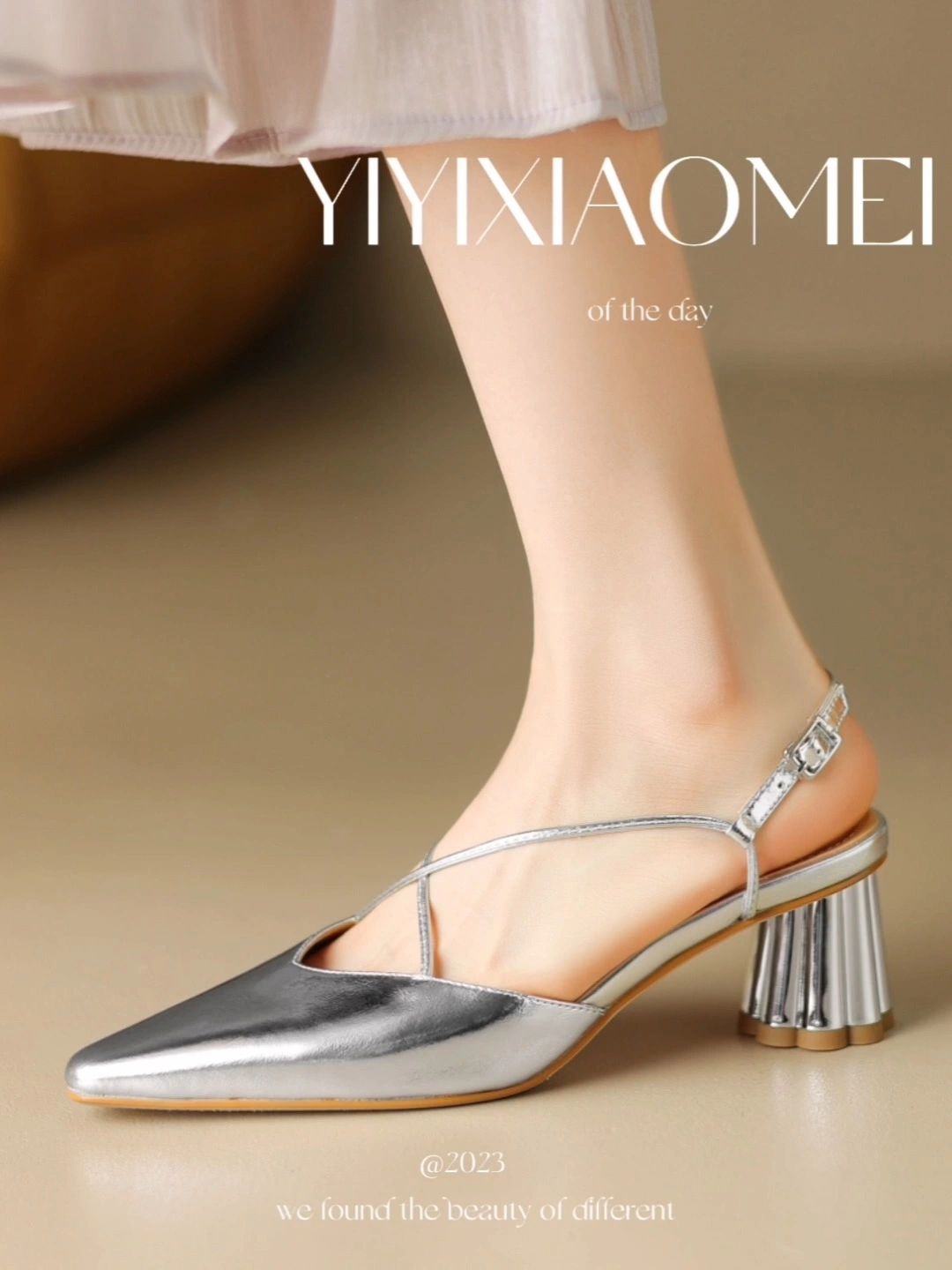 中跟 粗跟 无帮 皮革  - VALI鞋履AI设计主图