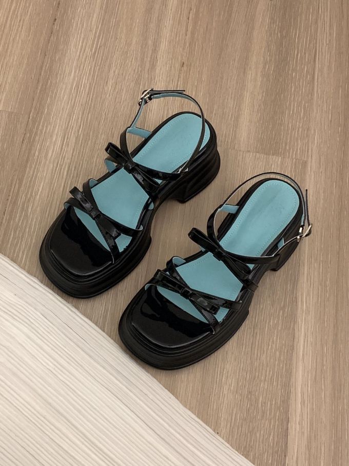 圆头 袢扣 皮革 