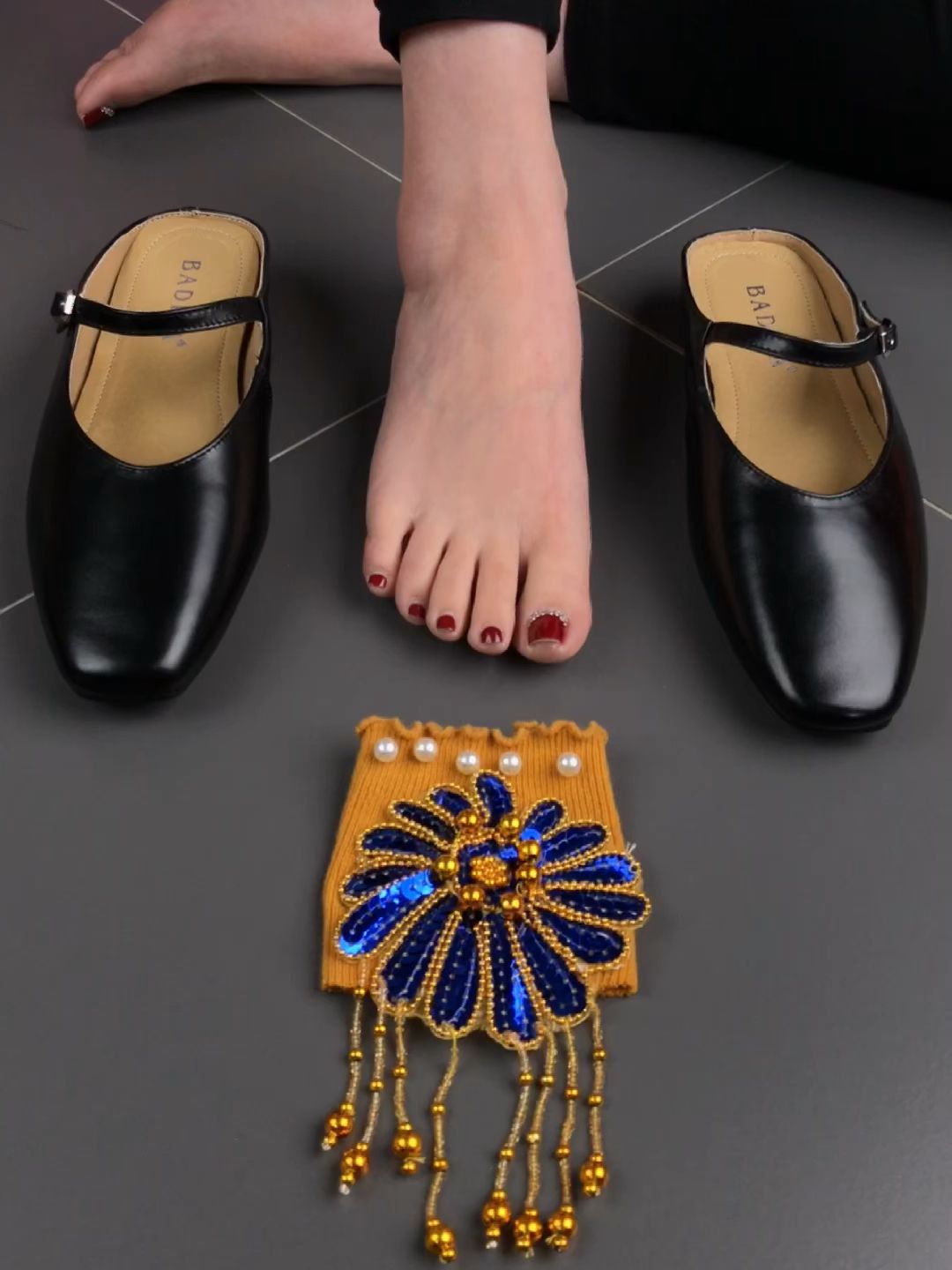 方头 无帮 袢扣 中口鞋 皮革  - VALI鞋履AI设计主图