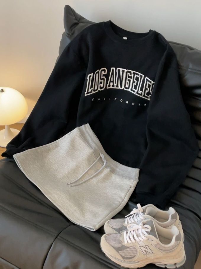 针织面料 H型 圆形领 文字图案 印花 酱黑色 