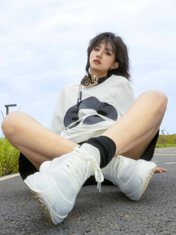 针织面料 圆形领 撞色/渐变 印花 淡蓝色 黎明蓝 运动 