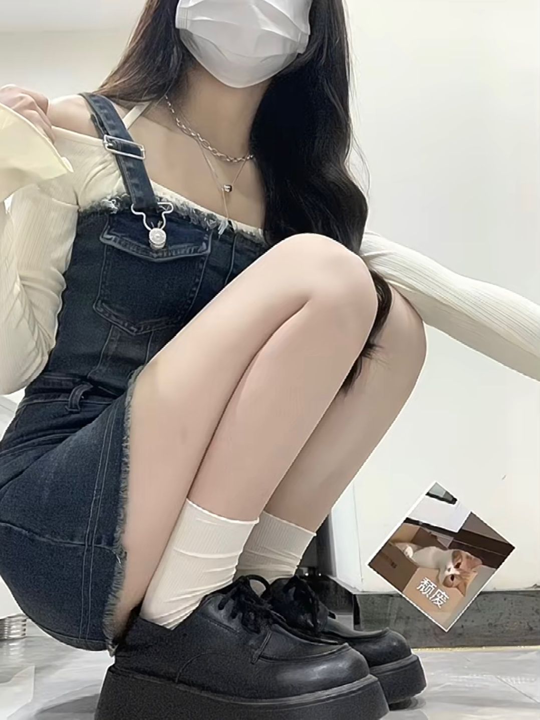 牛仔面料 A型 方形领 洗水 深蓝黑色 性感  - VALI鞋履AI设计主图