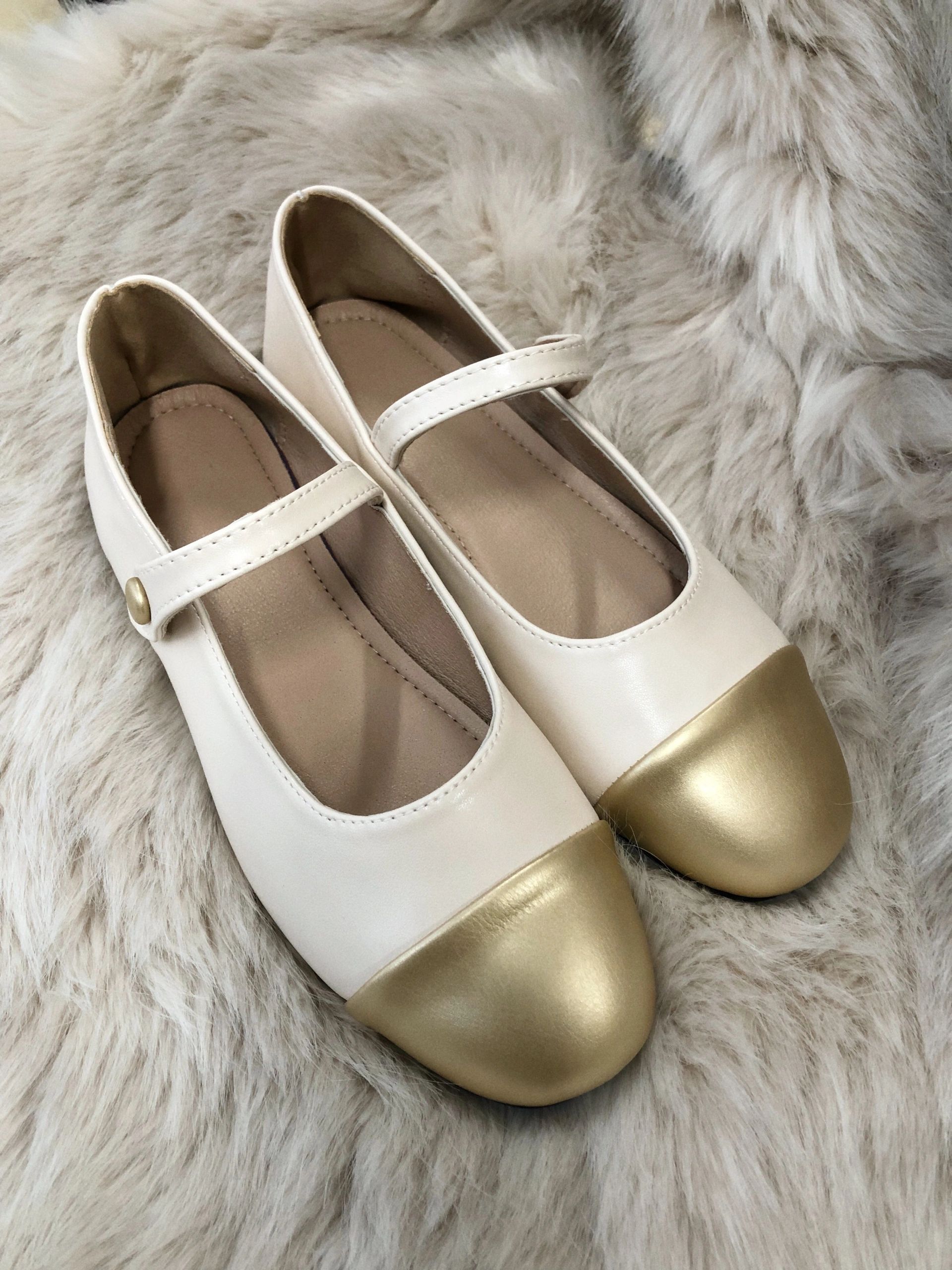 圆头 袢扣 中口鞋 皮革  - VALI鞋履AI设计主图