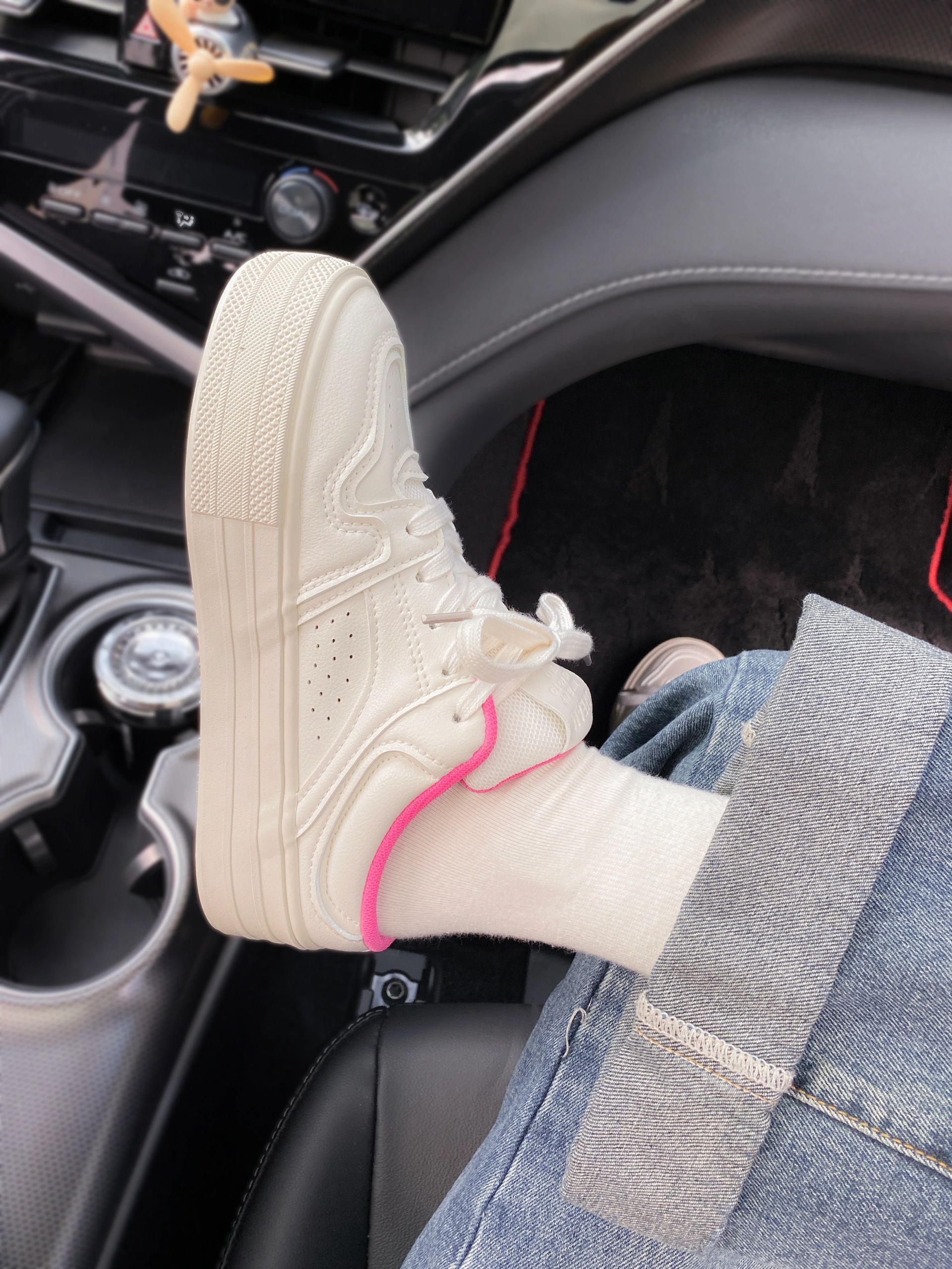 中帮 系带  - VALI鞋履AI设计主图