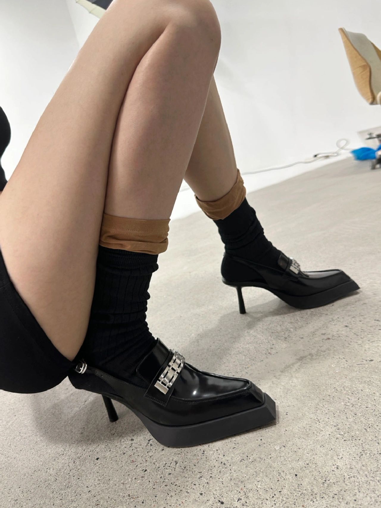 方头 低帮 深口鞋 皮革  - VALI鞋履AI设计主图