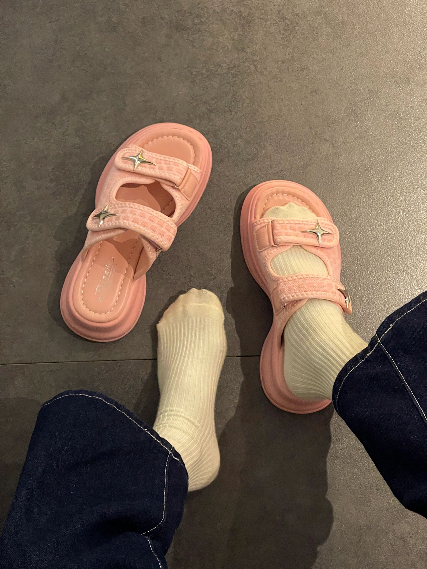  - VALI鞋履AI设计主图