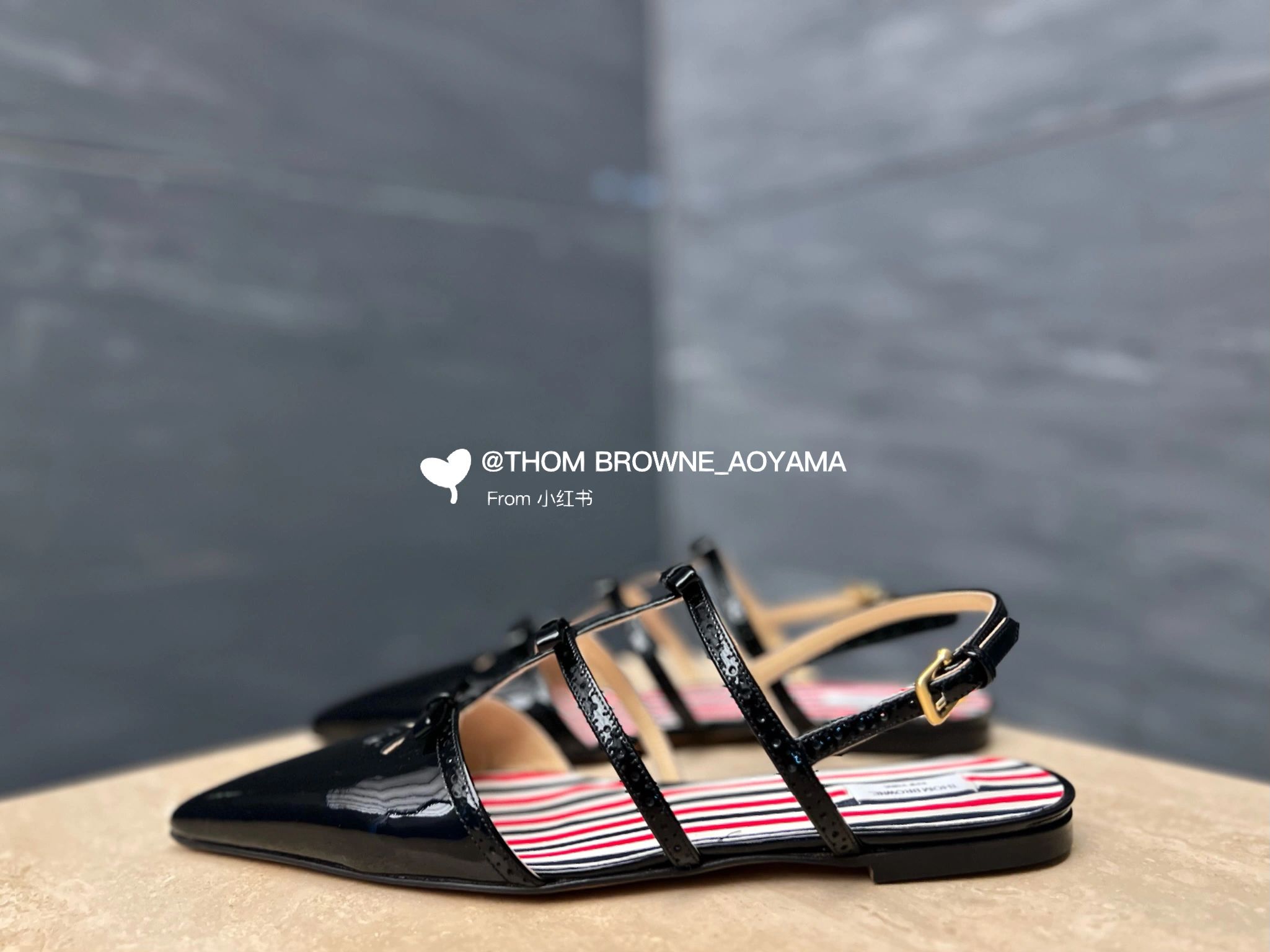 平底 袢扣 皮革  - VALI鞋履AI设计主图