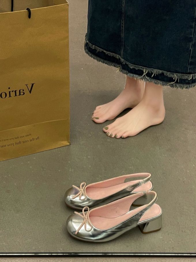 中跟 粗跟 圆头 低帮 浅口鞋 皮革 