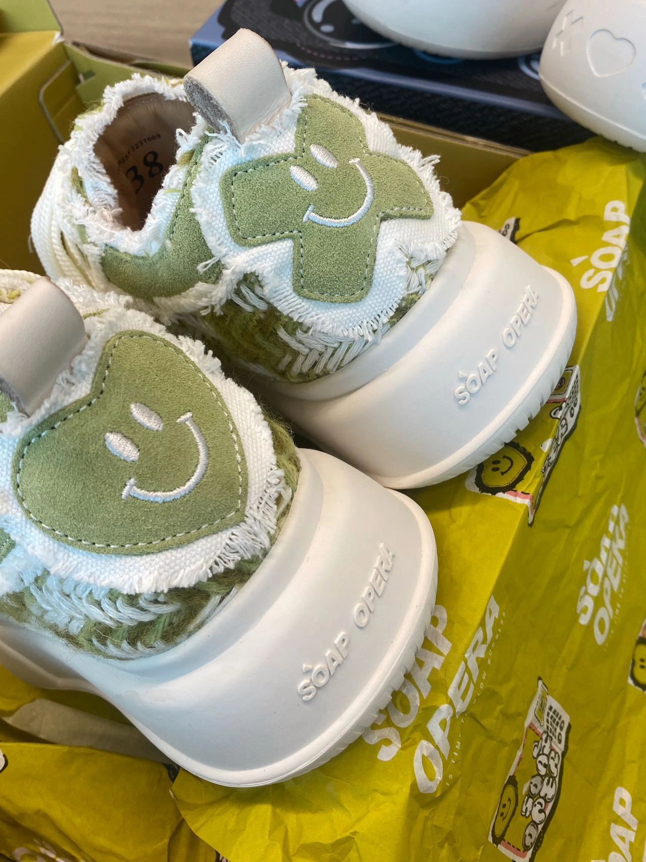 低帮  - VALI鞋履AI设计主图