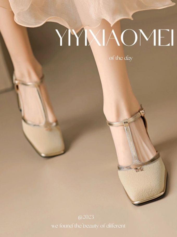 方头 袢扣 浅口鞋 皮革 