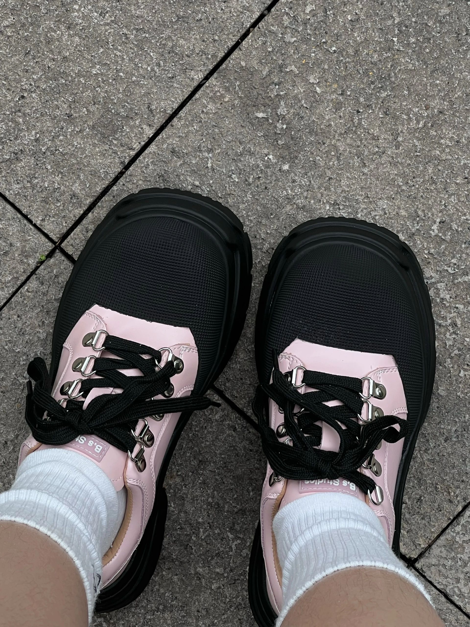 网面  - VALI鞋履AI设计主图