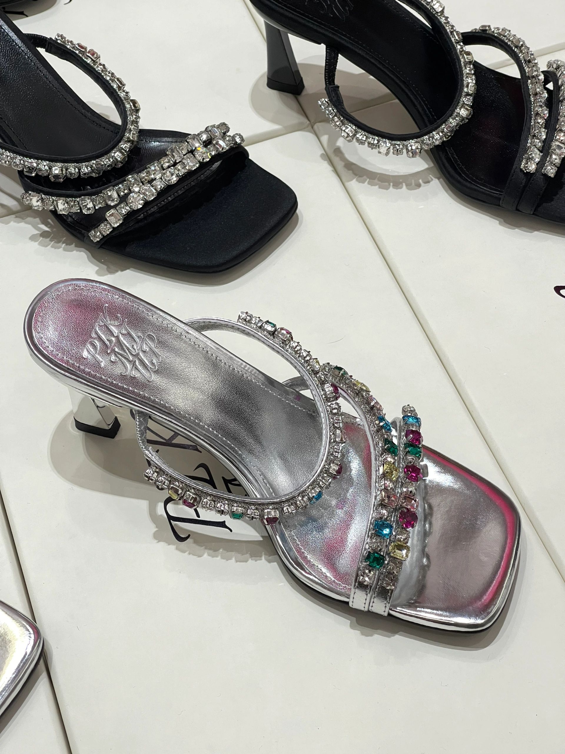 无帮  - VALI鞋履AI设计主图