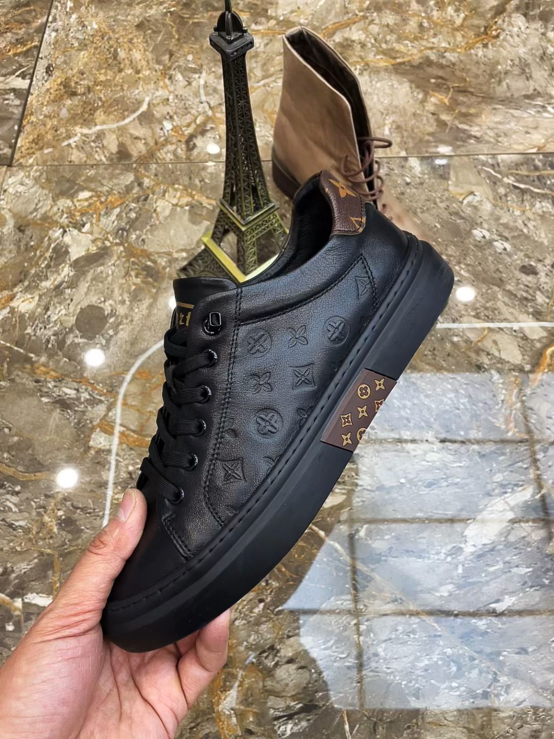 皮革  - VALI鞋履AI设计主图