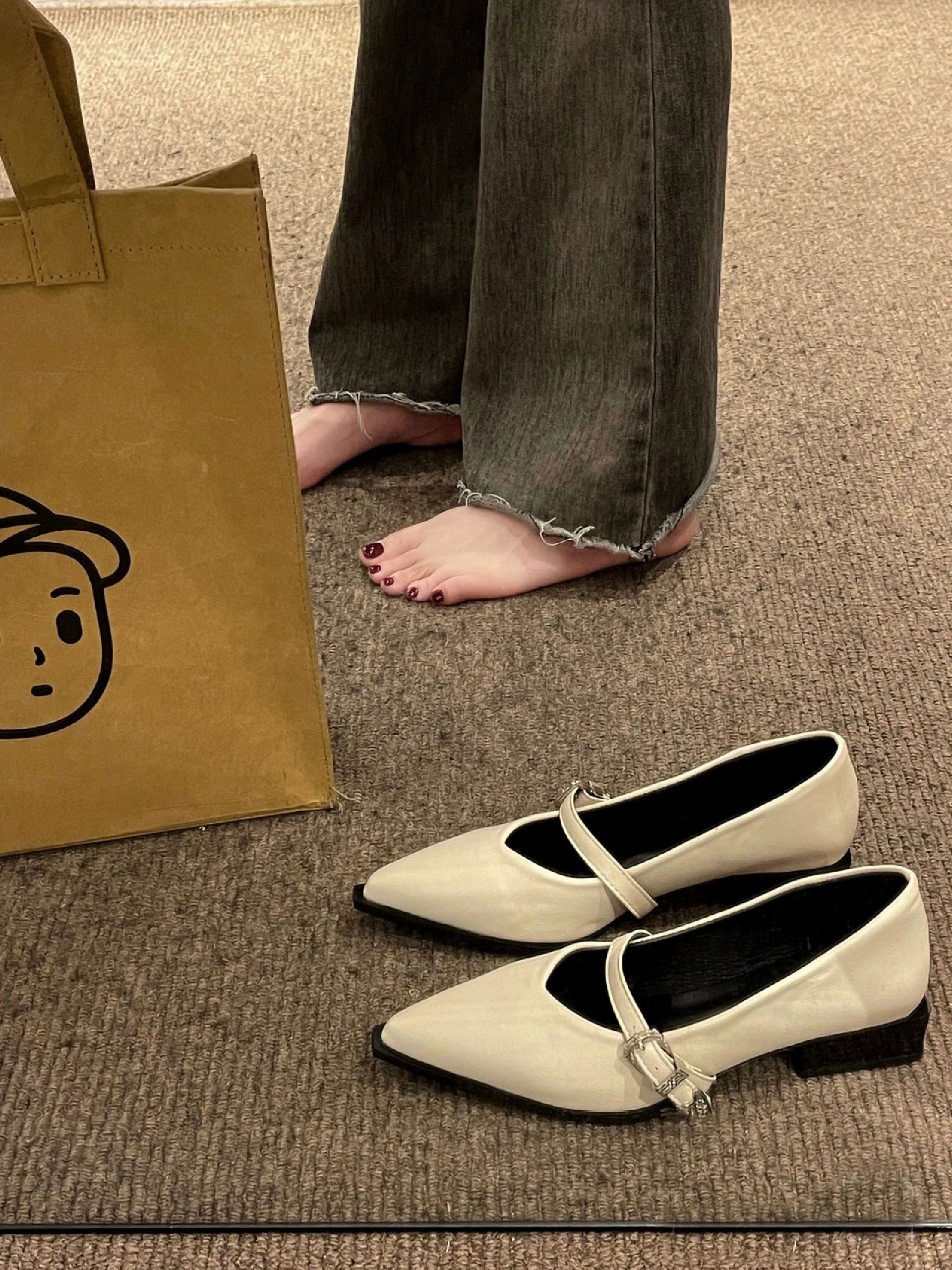 尖头 袢扣 浅口鞋 皮革  - VALI鞋履AI设计主图