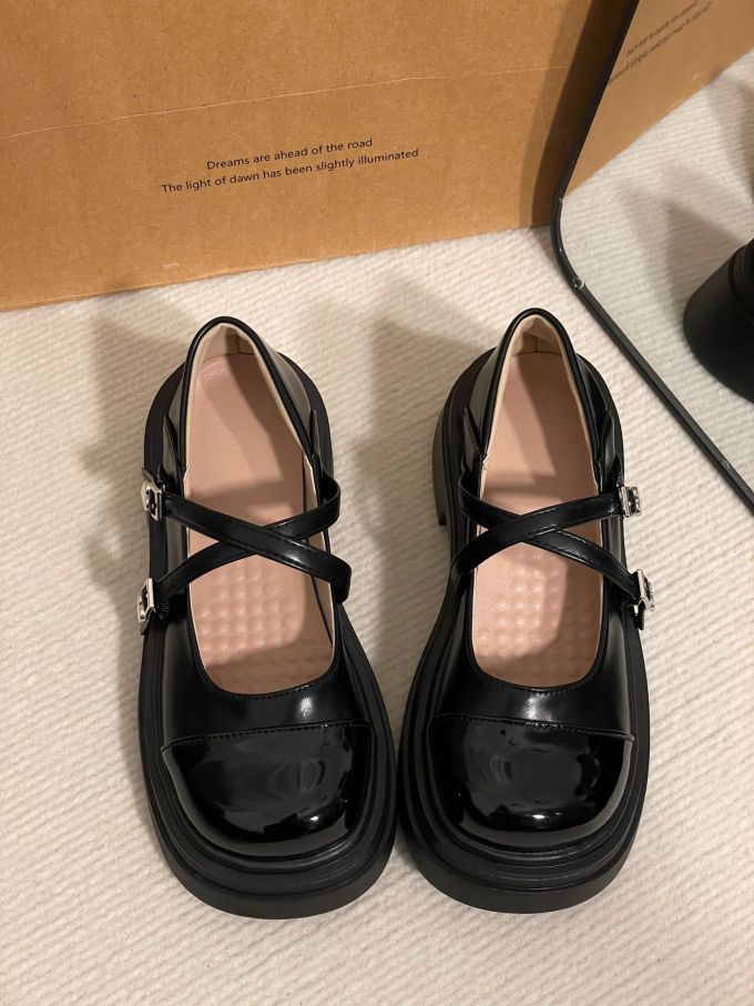 圆头 袢扣 中口鞋 皮革 