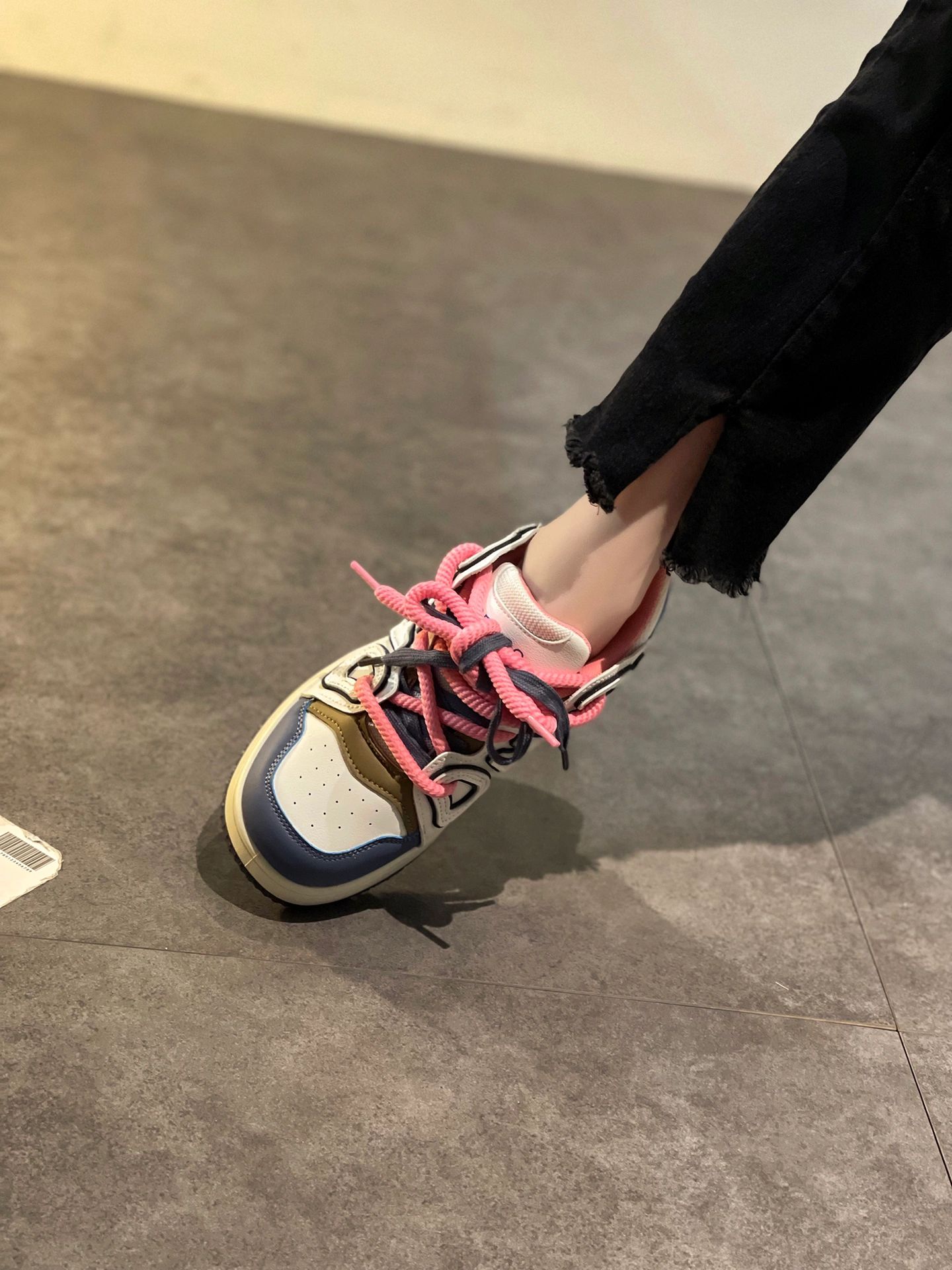 系带 皮革  - VALI鞋履AI设计主图