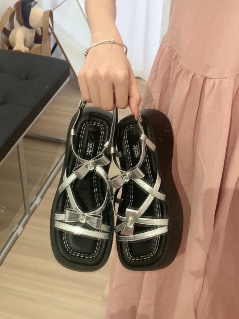 方头 袢扣 皮革  - VALI鞋履AI设计主图