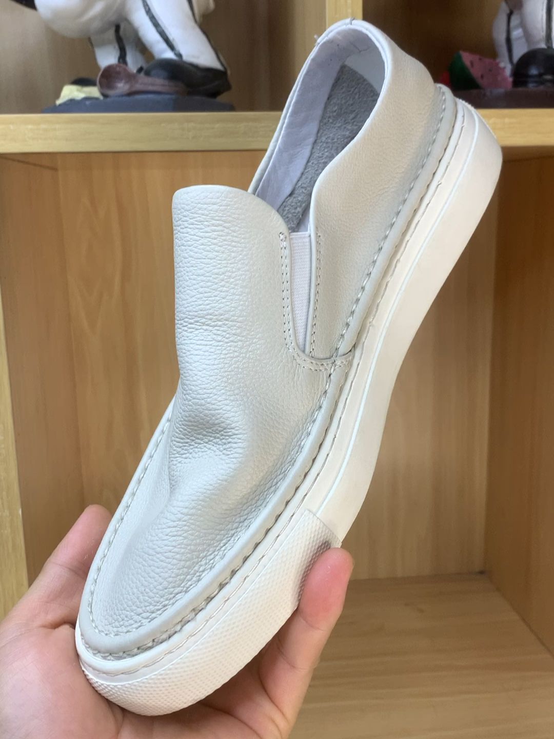 一脚蹬 皮革  - VALI鞋履AI设计主图