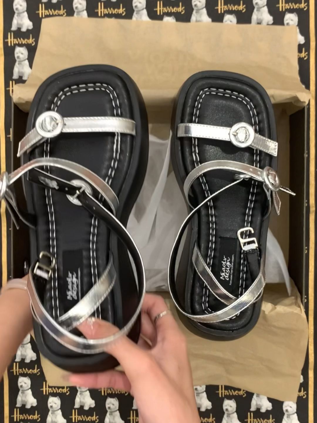 圆头 袢扣 浅口鞋 皮革  - VALI鞋履AI设计主图