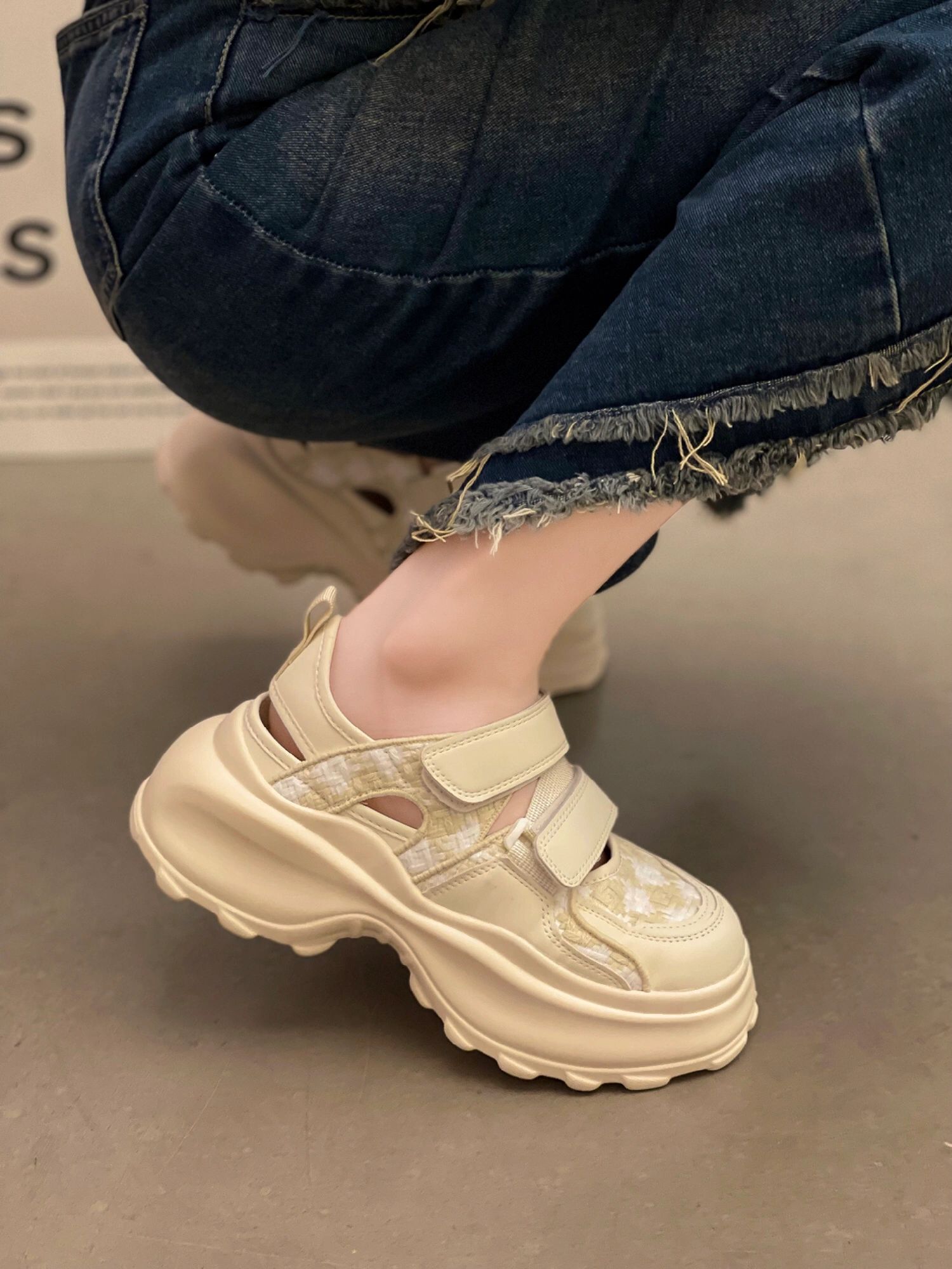 低帮 魔术贴  - VALI鞋履AI设计主图