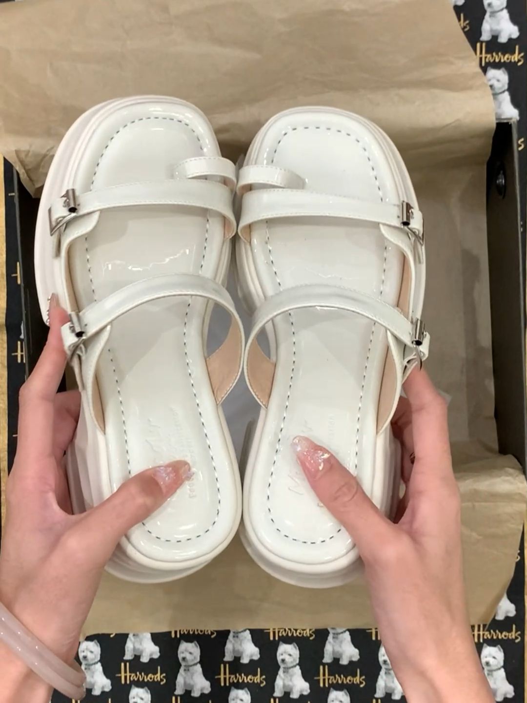 无帮 袢扣 皮革  - VALI鞋履AI设计主图