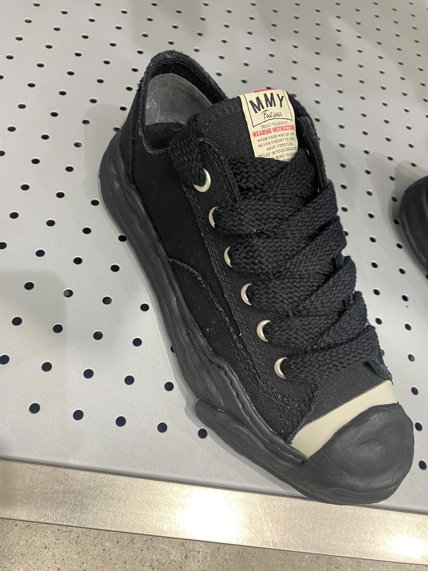 低帮  - VALI鞋履AI设计主图