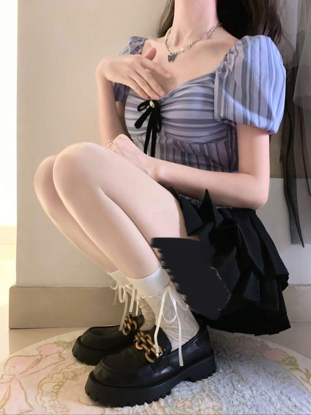 雪纺 X型 V领 条纹/波纹 抽褶 踢踏舞鞋色 甜美  - VALI鞋履AI设计主图