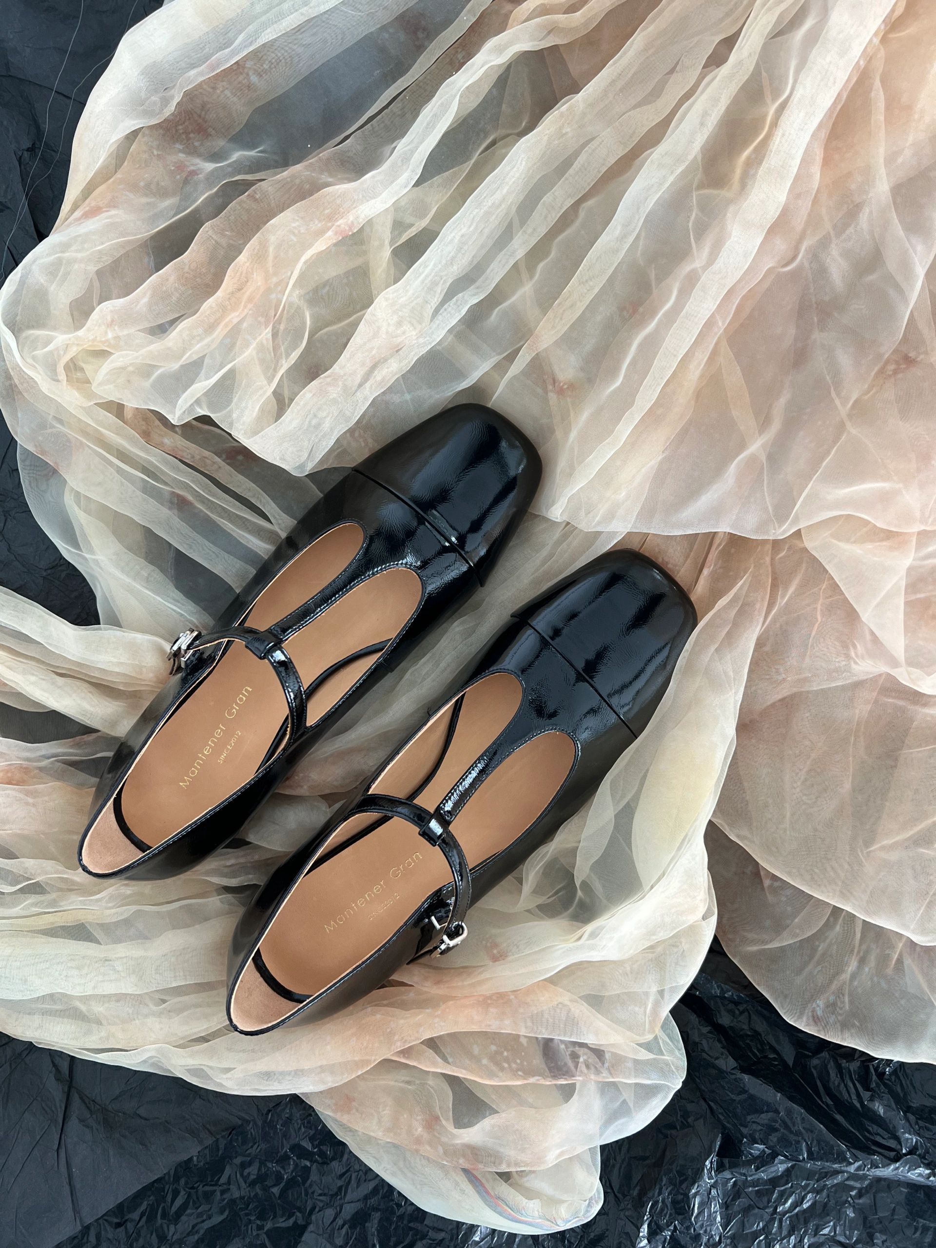 方头 袢扣 浅口鞋 皮革  - VALI鞋履AI设计主图