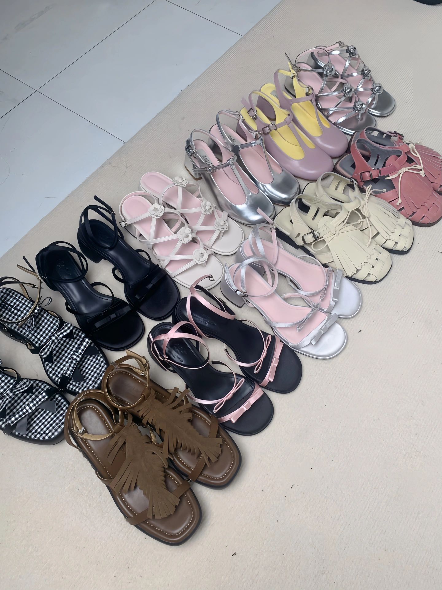 粗跟 无帮 皮革  - VALI鞋履AI设计主图