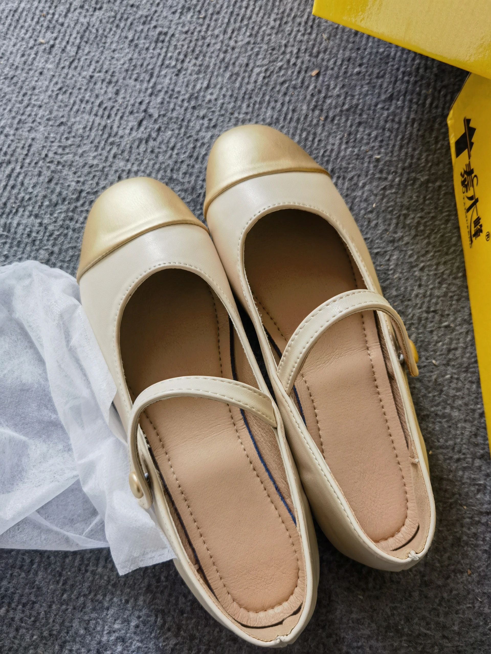 圆头 中口鞋 皮革  - VALI鞋履AI设计主图