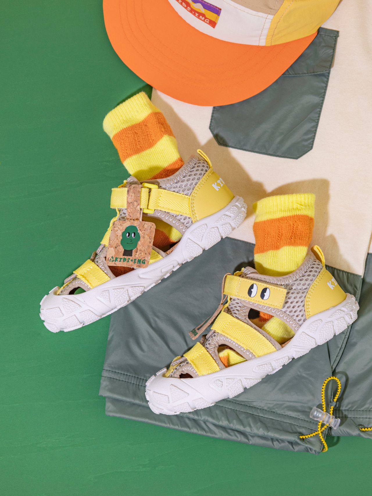 无帮 魔术贴  - VALI鞋履AI设计主图