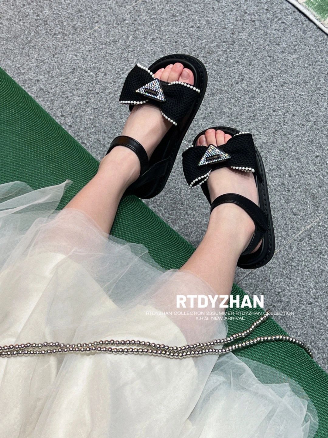 无帮 魔术贴  - VALI鞋履AI设计主图