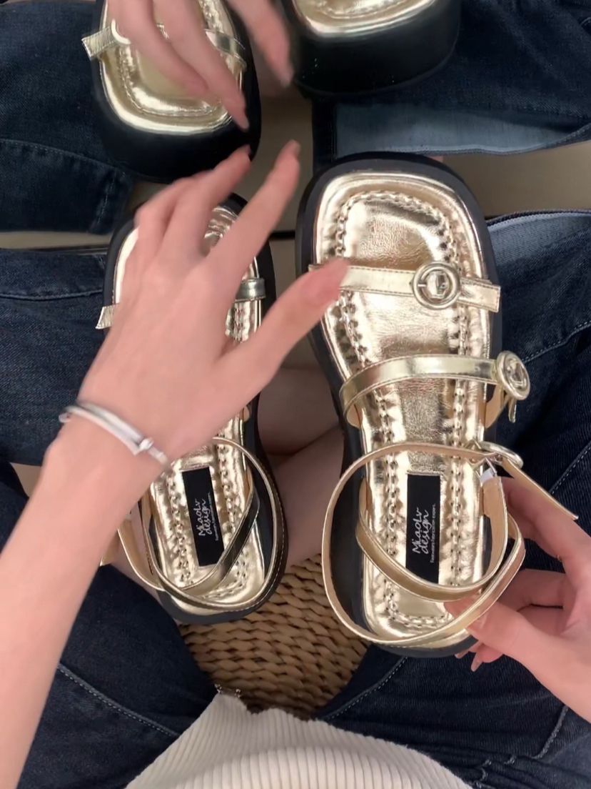 袢扣 中口鞋 皮革  - VALI鞋履AI设计主图