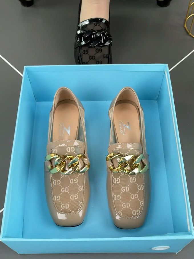 方头 一脚蹬 深口鞋 皮革 