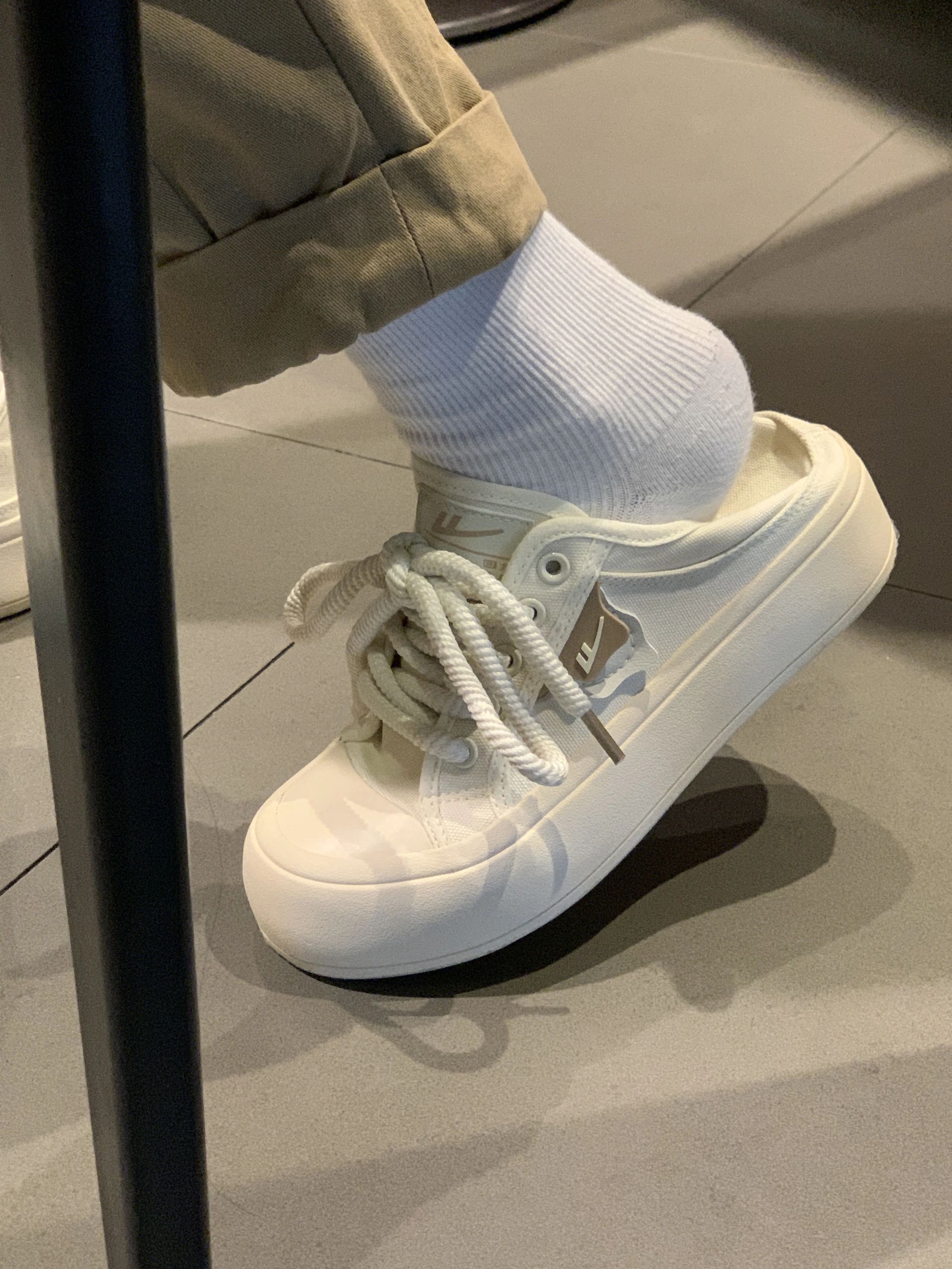 低帮 系带  - VALI鞋履AI设计主图